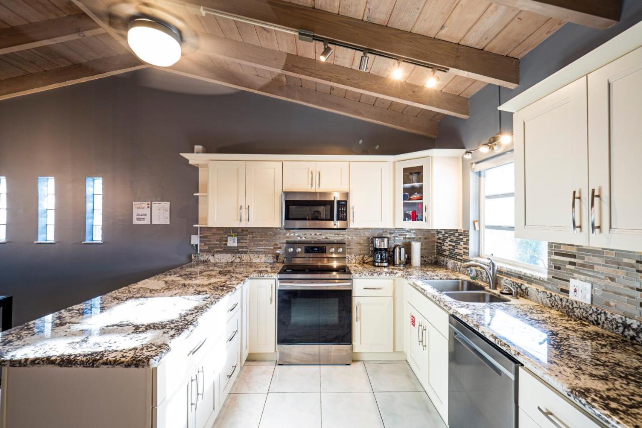 Newly Renovated 3Br2Ba Duplex With Private Dock Villa Key Colony Beach Exterior photo