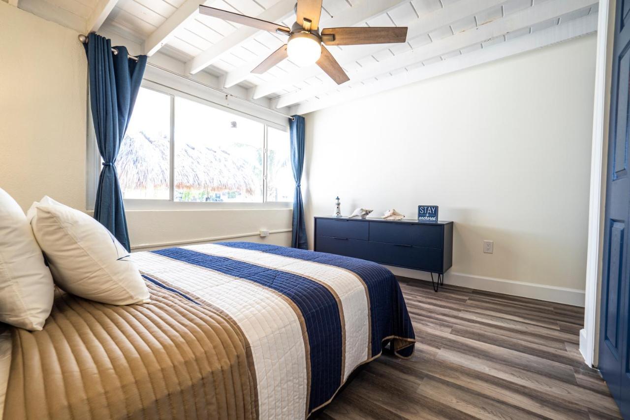 Newly Renovated 3Br2Ba Duplex With Private Dock Villa Key Colony Beach Exterior photo