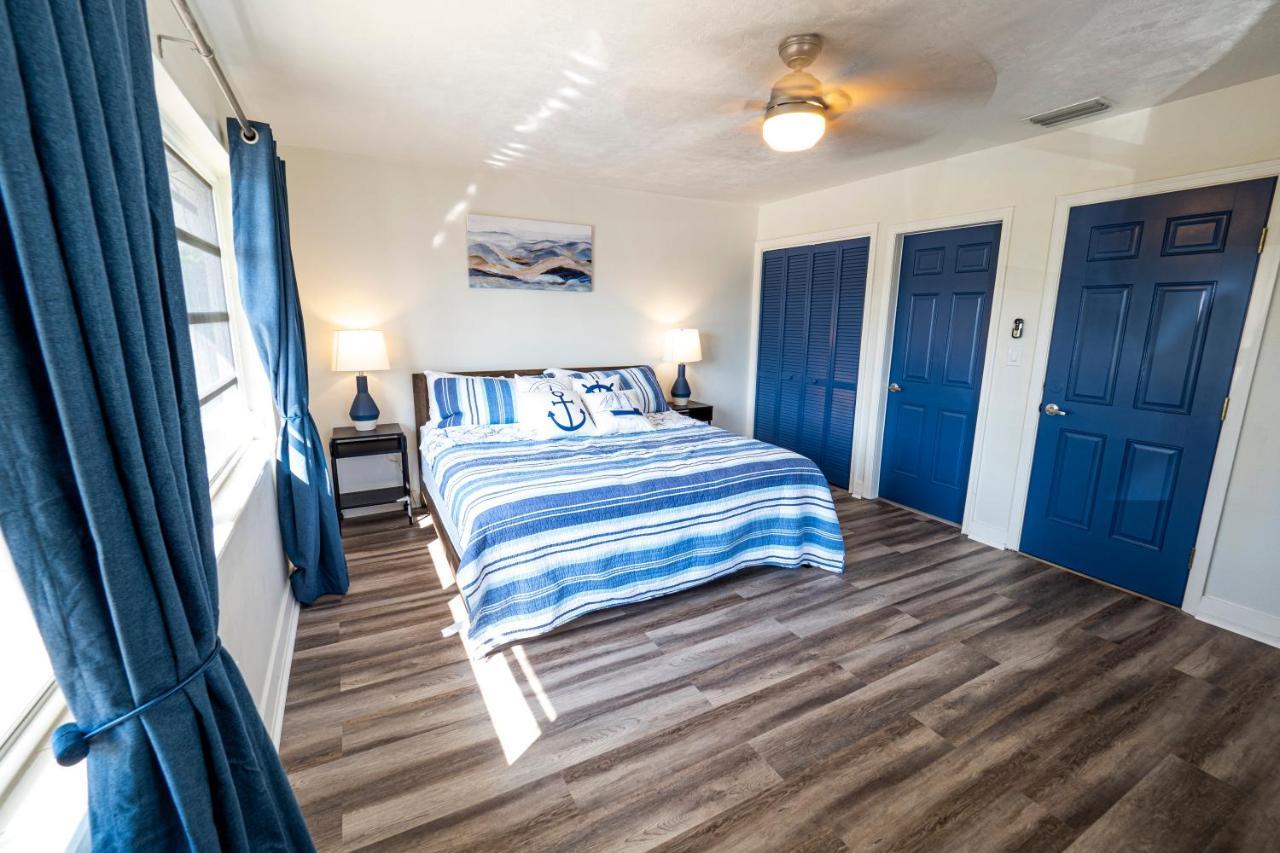 Newly Renovated 3Br2Ba Duplex With Private Dock Villa Key Colony Beach Exterior photo