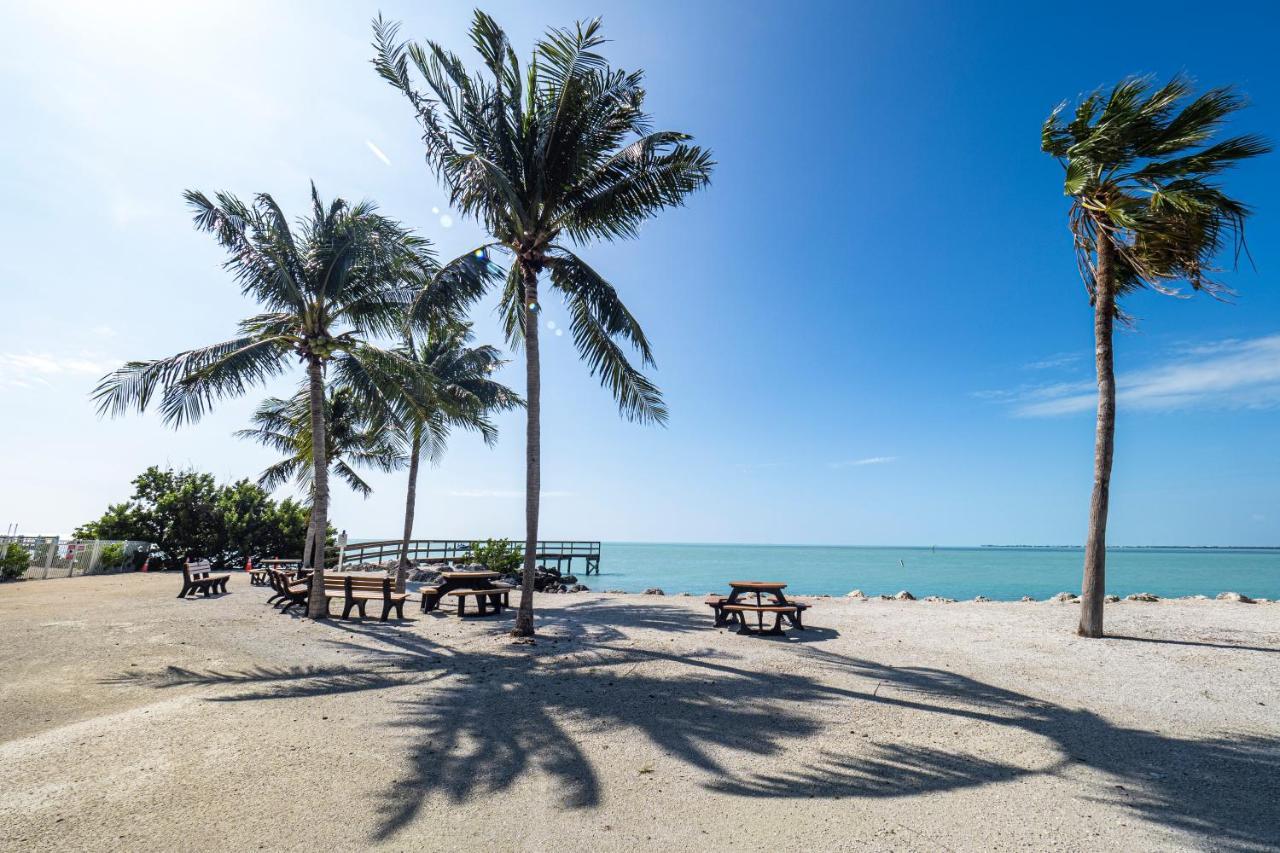 Newly Renovated 3Br2Ba Duplex With Private Dock Villa Key Colony Beach Exterior photo