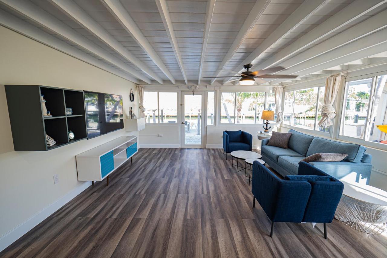 Newly Renovated 3Br2Ba Duplex With Private Dock Villa Key Colony Beach Exterior photo