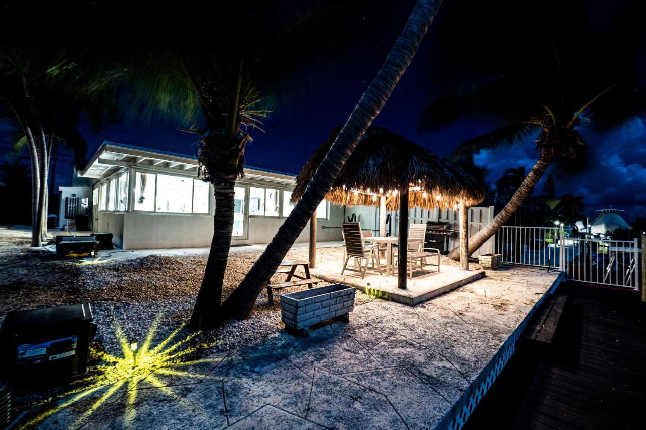 Newly Renovated 3Br2Ba Duplex With Private Dock Villa Key Colony Beach Exterior photo